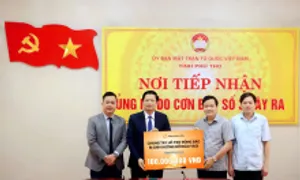 Hanwha Life Việt Nam ủng hộ khắc phục hậu quả bão Yagi