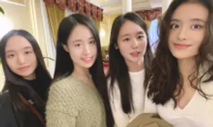 Cuộc sống thú vị của 4 chị em gái sinh tư